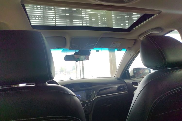 吉利汽车 帝豪 2017款 三厢百万款 1.5L CVT向上版中控内饰22