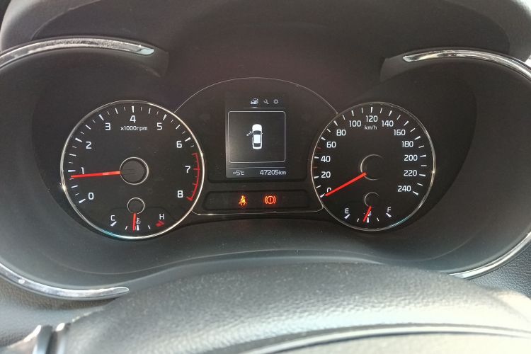 起亚K3 2016款 1.6L 手动GL中控内饰15