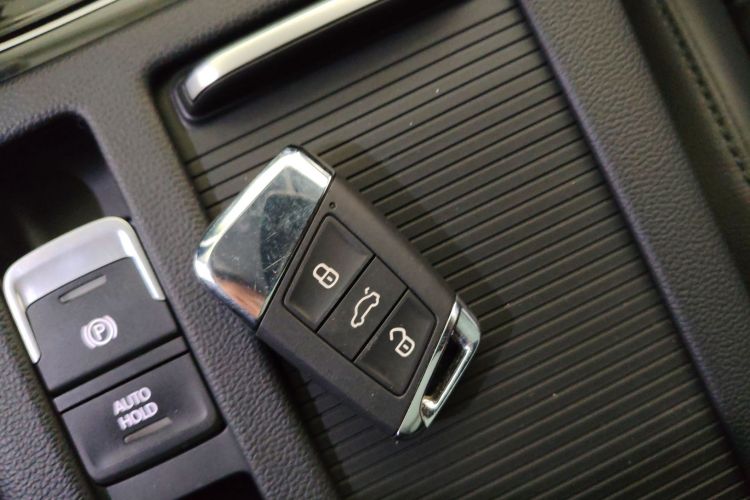 大众 迈腾 2019款 330TSI DSG 豪华型 国VI中控内饰11