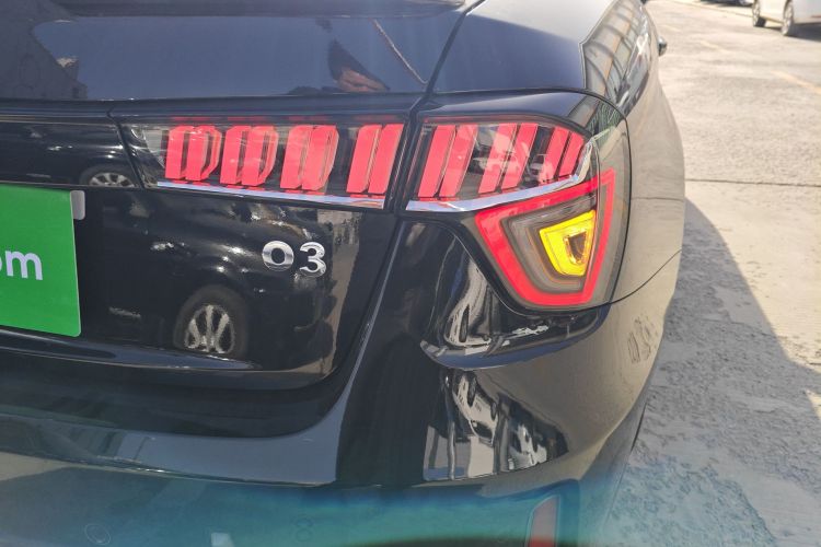 领克03 2019款 2.0TD 自动劲Pro版车身外观6006