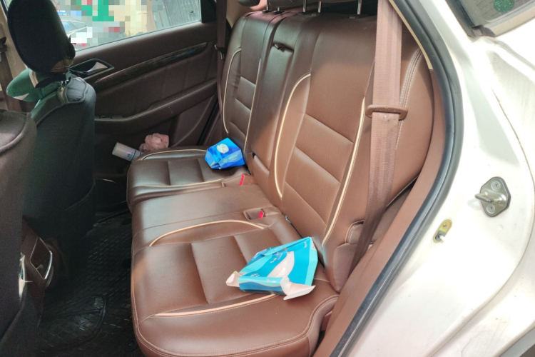 猎豹汽车 猎豹CS10 2017款 2.0T 手动风尚型中控内饰21