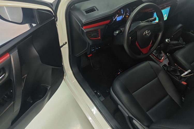 丰田 雷凌 2014款 1.6G 手动精英版中控内饰20