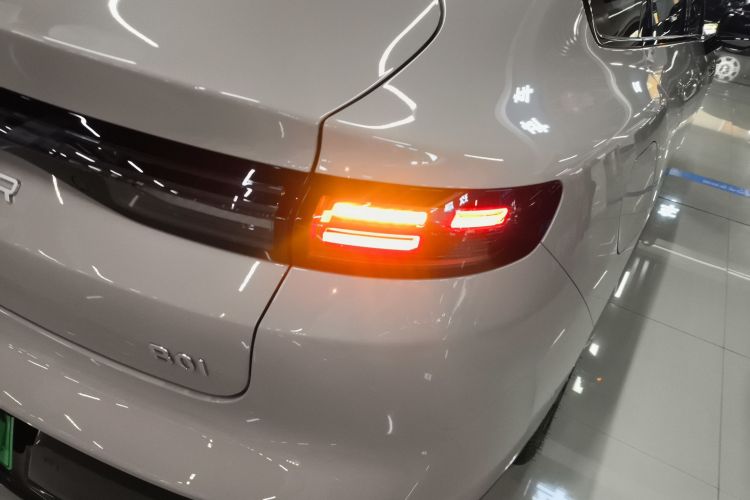 零跑汽车 零跑B01 2025款 550舒享版车身外观9