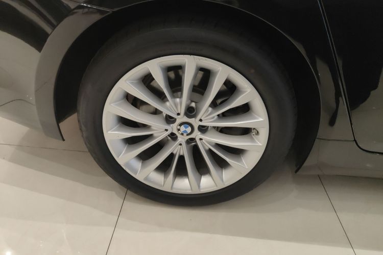 宝马5系新能源 2020款 里程升级版 530Le 豪华套装车身外观6008