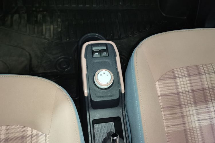 奇瑞 QQ冰淇淋 2024款 青春版 205km圣代中控内饰18