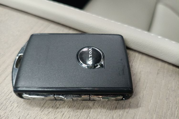 沃尔沃S90新能源 2025款 插电式混动 四驱长续航智雅豪华版中控内饰7001