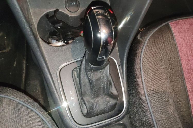 大众 Polo 2016款 1.4L 自动风尚型中控内饰18