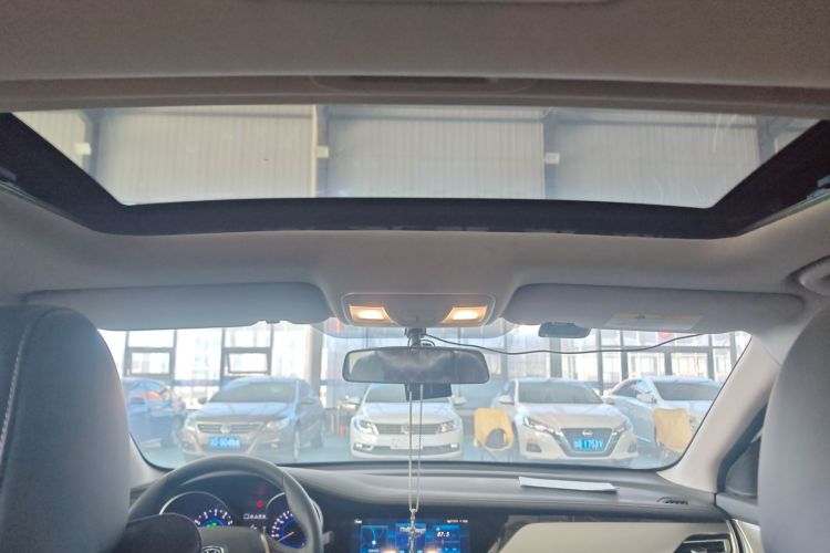 长安 逸动 2019款 高能版 1.6L GDI 手动先锋型 国VI中控内饰22