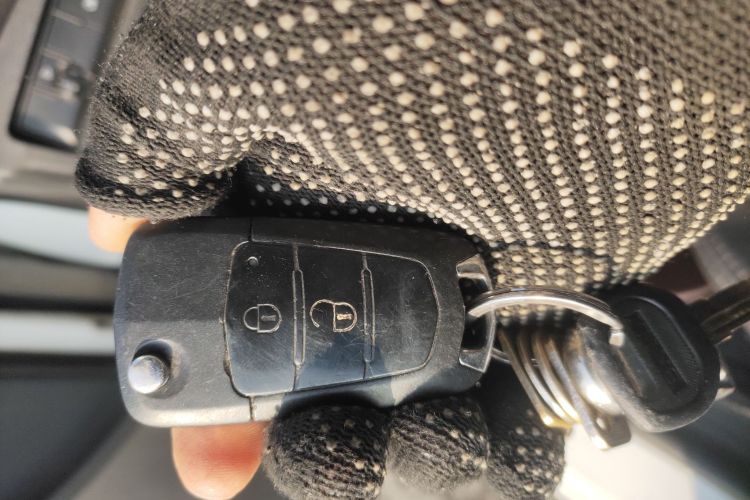 海马M3 2016款 1.5L 手动时尚型中控内饰11