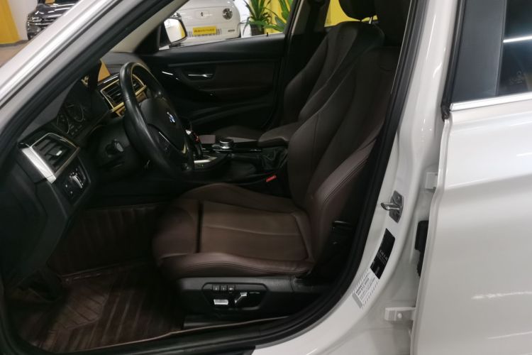 宝马3系 2019款 320Li 时尚型中控内饰19