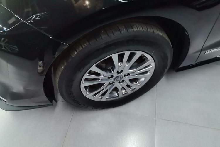 丰田 赛那SIENNA 2021款 2.5L混动 尊贵版车身外观6007