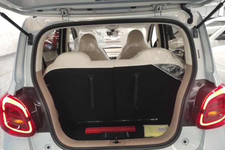 五菱汽车 宏光MINIEV 2025款 四门版 进阶款机舱底盘23