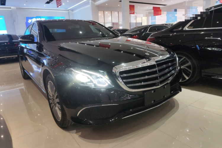 奔驰E级 2020款 改款 E 300 L 时尚型车身外观3