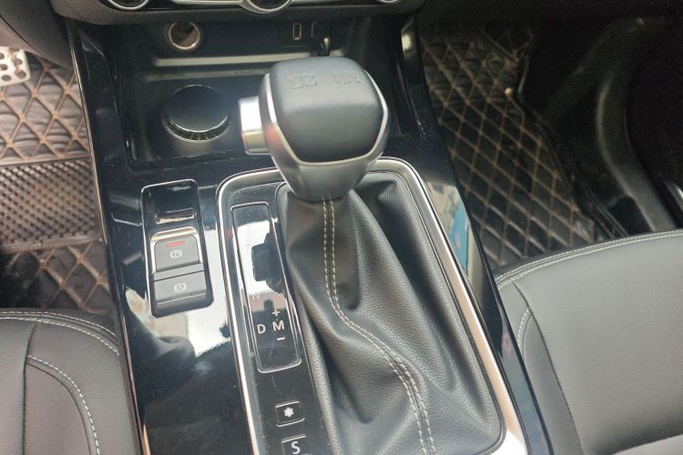 北京越野 北京BJ30 2021款 1.5T 狼小美版中控内饰18