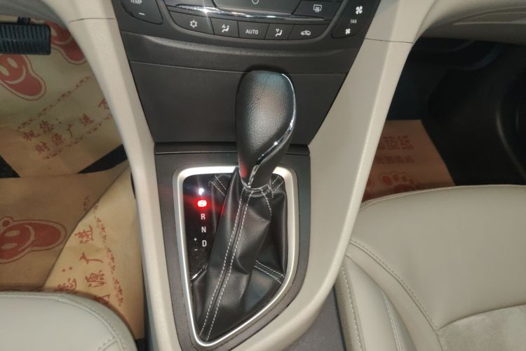 别克 英朗 2015款 15N 自动豪华型中控内饰18