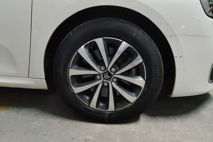 雪铁龙C6 2021款 400THP 舒适版车身外观10