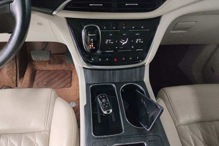 别克GL8 2020款 Avenir艾维亚 七座亲礼版局部细节18