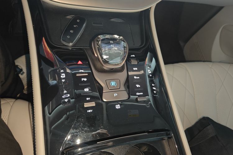 腾势D9 2022款 DM-i 970 四驱旗舰型局部细节18