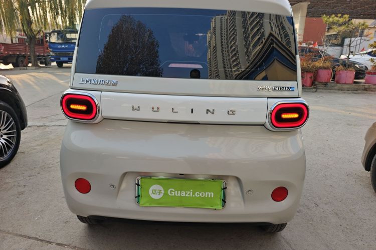 五菱汽车 宏光MINIEV 2024款 第三代 215km 进阶版车身外观6