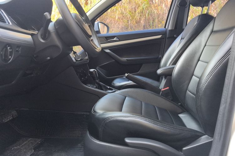 大众 朗逸 2017款 1.6L 自动风尚版中控内饰19