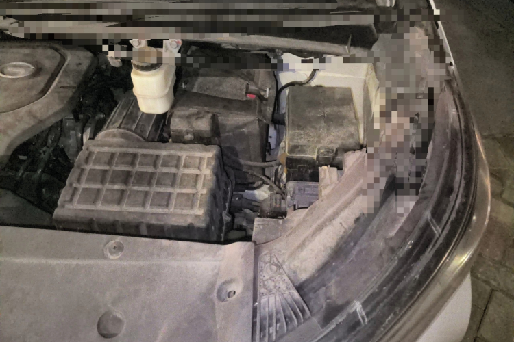 广汽传祺 传祺M6 2019款 270T DCT尊享版（七座）国VI机舱底盘26