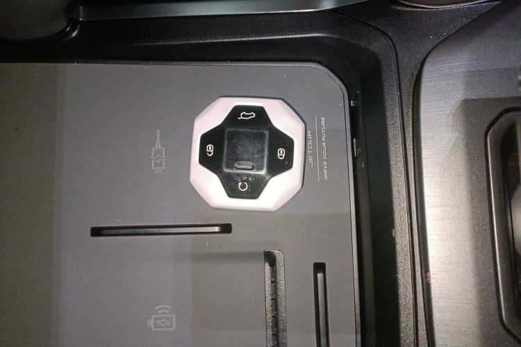 捷途山海 捷途旅行者C-DM 2024款 C-DM 208KM 山野版中控内饰11