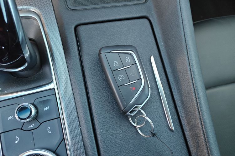 凯迪拉克CT5 2021款 28T 豪华型中控内饰11