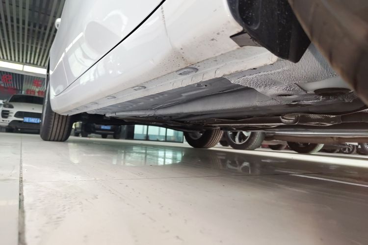 荣威i5 2023款 1.5L CVT豪华版局部细节9001