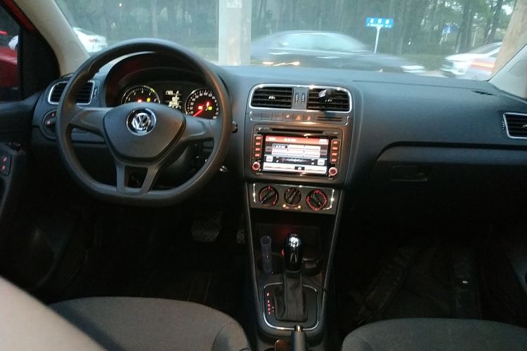 大众 Polo 2014款 1.6L 自动舒适版中控内饰12