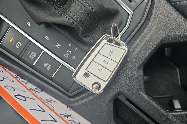 大众 朗逸 2023款 1.5L 自动五百万版中控内饰7001