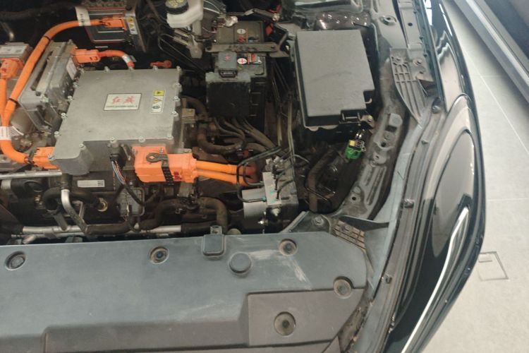 红旗E-QM5 2023款 基础出行版机舱底盘26