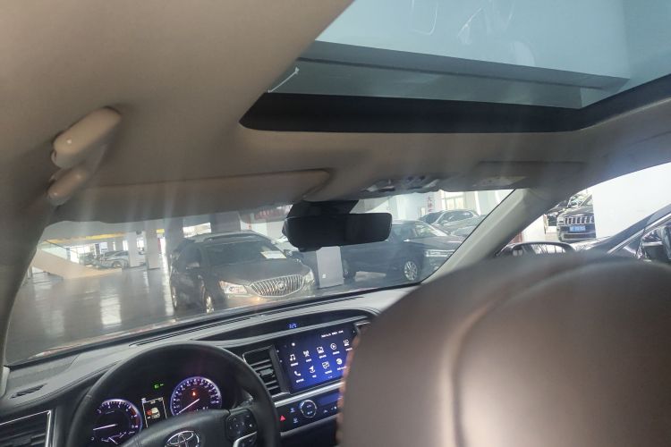 丰田 汉兰达 2018款 2.0T 四驱尊贵版 7座 国V局部细节22