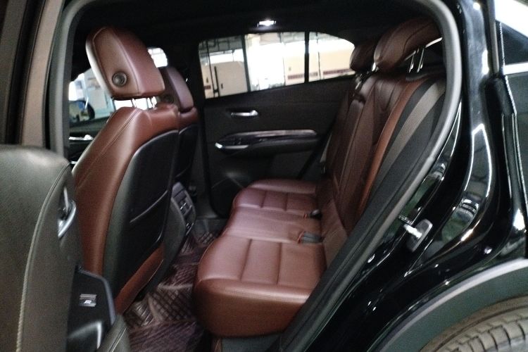 凯迪拉克XT4 2021款 28T 两驱技术型中控内饰7004