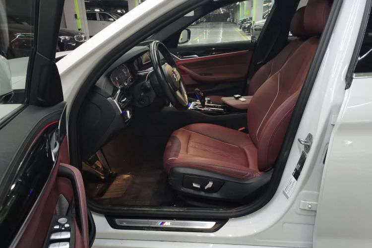 宝马5系 2022款 改款二 525Li M运动套装中控内饰19