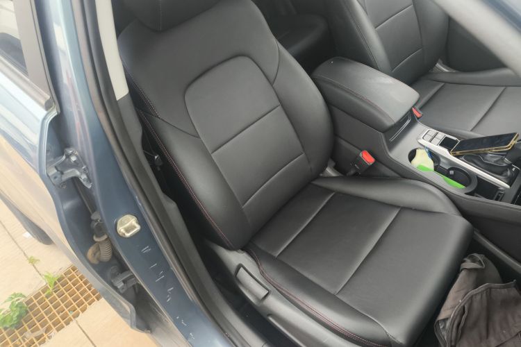 现代 途胜 2015款 1.6T 双离合两驱舒适型局部细节41