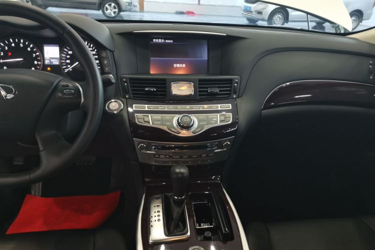 英菲尼迪Q70 2019款 Q70L 2.0T 精英版 PLUS中控内饰16