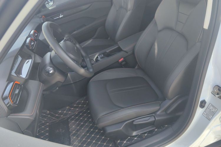 东风风神 奕炫 2024款 1.5L 自动劲速版中控内饰19