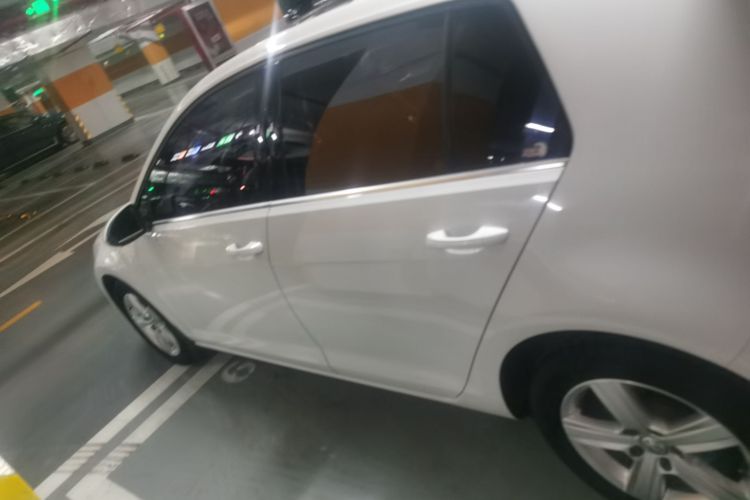 大众 高尔夫 2015款 1.6L 自动舒适型车身外观4