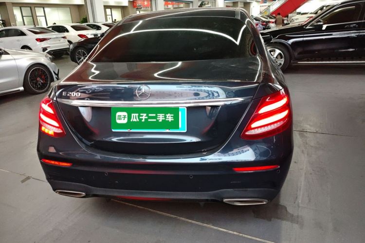 奔驰E级 2017款 E 200 运动型车身外观6