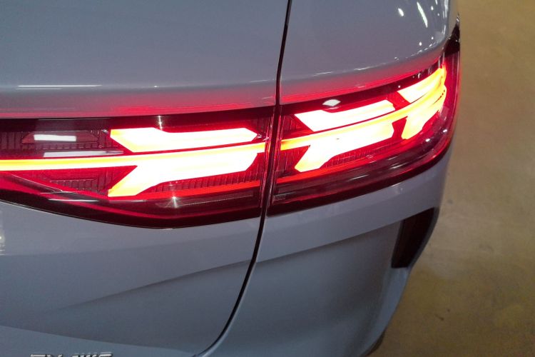 腾势N7 2024款 630 四驱智驾Ultra版车身外观9