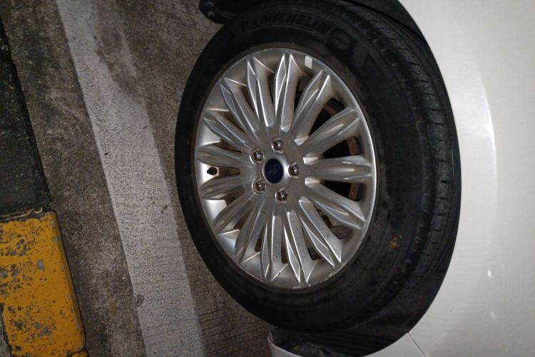 福特 蒙迪欧 2013款 2.0L GTDi200时尚型车身外观6007