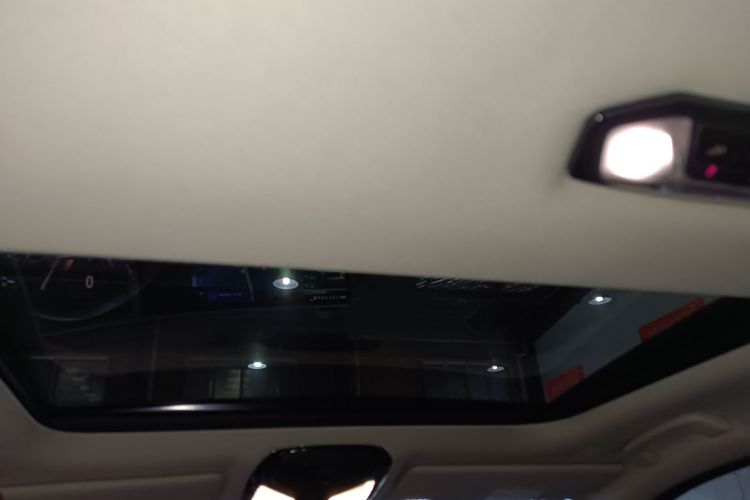 宝马3系 2023款 325i M运动套装中控内饰22