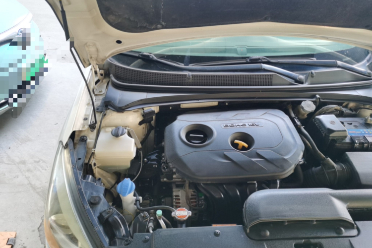 现代 名图 2014款 1.8L 自动尊贵型DLX机舱底盘25