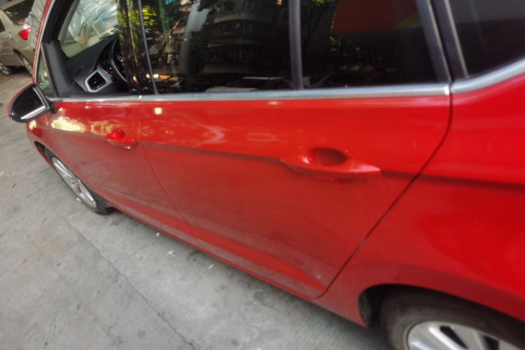 大众 高尔夫·嘉旅 2016款 230TSI 自动进取型车身外观6003