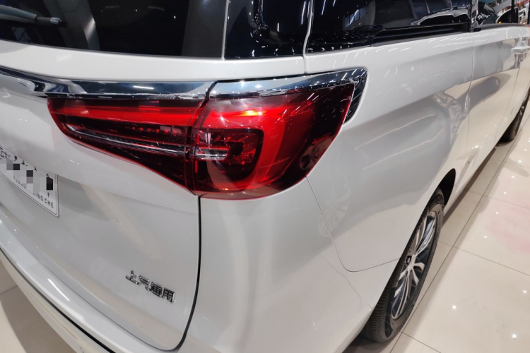 别克GL8 2022款 ES陆尊 653T 舒适型车身外观9