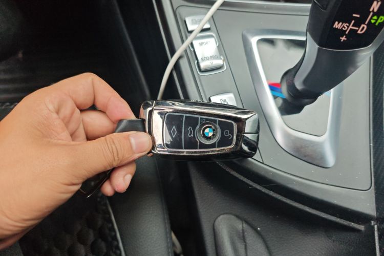 宝马3系GT 2017款 320i 时尚型中控内饰7001