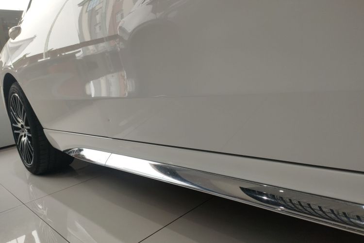 奔驰C级 2022款 C 260 L 运动版机舱底盘29