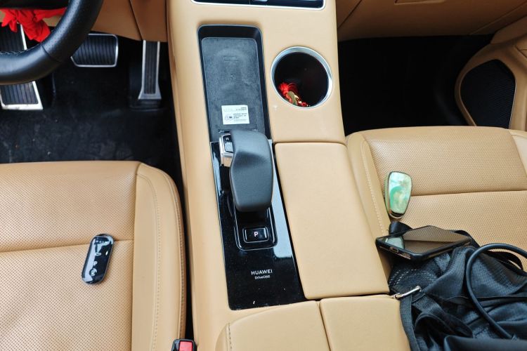 鸿蒙智行 问界M5 2022款 增程后驱标准版中控内饰18