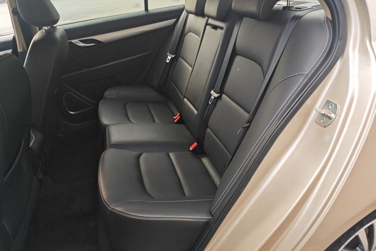 吉利汽车 帝豪 2018款 1.5L CVT向上互联版中控内饰21