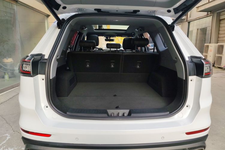 奇瑞 瑞虎8 PLUS 2022款 290TGDI DCT豪情版+机舱底盘23